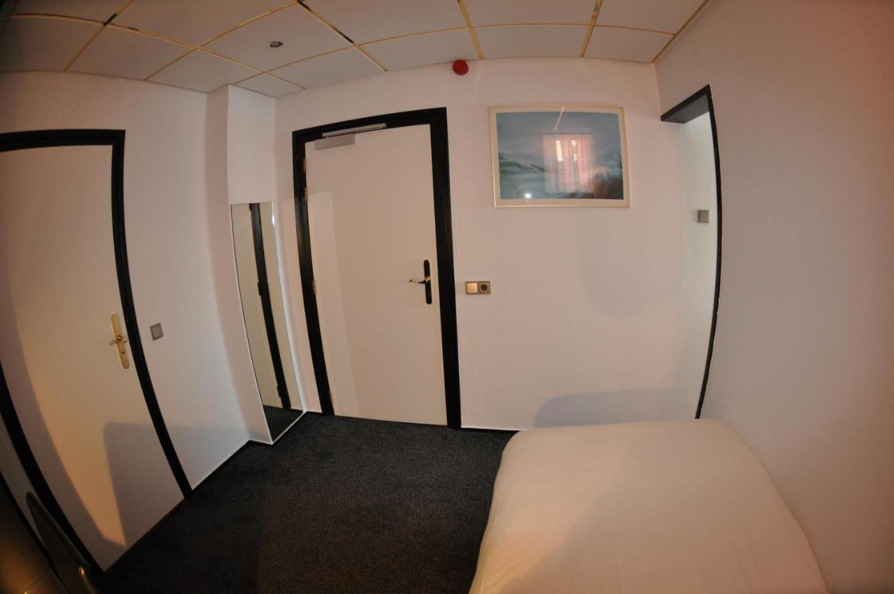 Budget Hotel Le Beau Rivage Middelburg Exteriör bild