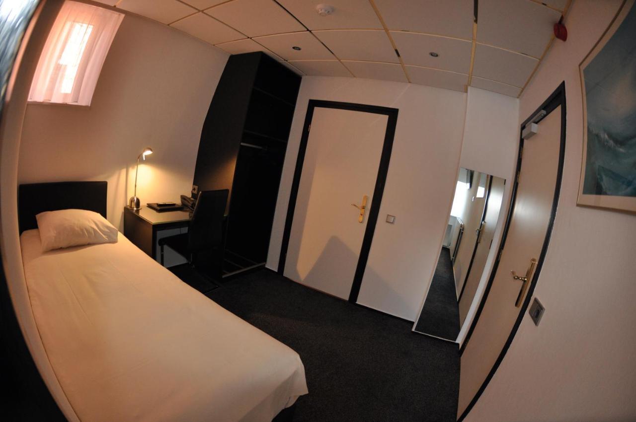 Budget Hotel Le Beau Rivage Middelburg Exteriör bild
