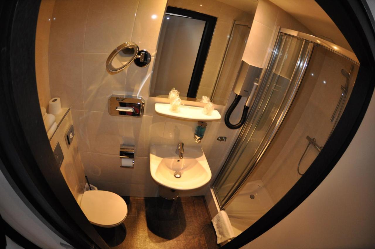 Budget Hotel Le Beau Rivage Middelburg Exteriör bild